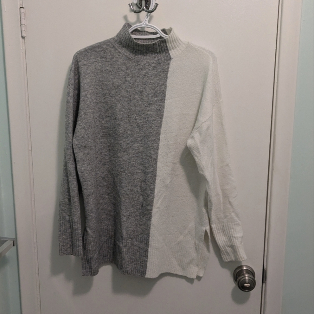 Colour Blocked Mock Neck Sweater